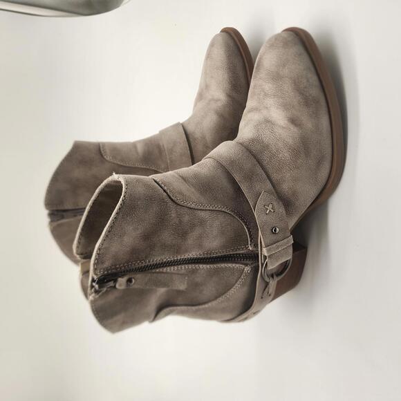 LKNW Very G Merlot Low western style bootie cream tan boots 8.5 - Picture 2 of 8